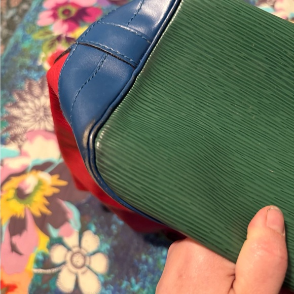 Louis Vuitton Red, Green, Blue and Blue Shoulder Bag - Picture 4 of 16